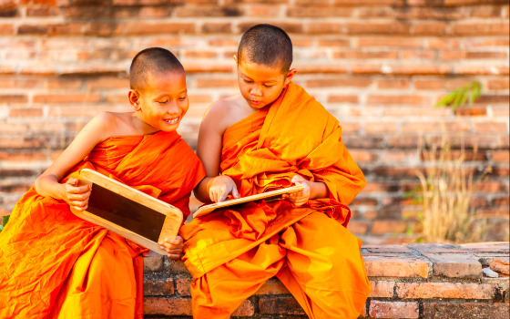 Monks reading