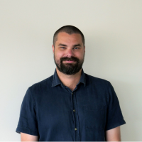 Headshot of Dr James Kemp