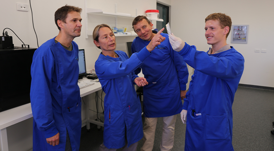 Robert Dewhurst, Tatjana Heinrich, Sulev Koks and Jack Rudrum in a Perron Institute lab