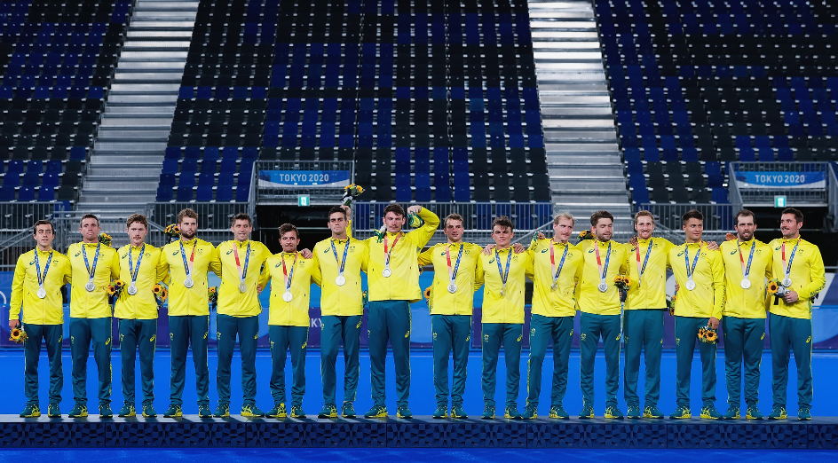 TOKYO, JAPAN - AUGUST 05: Team Australia pose during the Men's Hockey Gold Medal match between Australia and Belgium on Day 13 of the Tokyo 2020 Olympic Games at Oi Hockey Stadium on August 05, 2021 in Tokyo, Japan. (Photo by Pete Dovgan/Speed Media/Icon Sportswire via Getty Images)