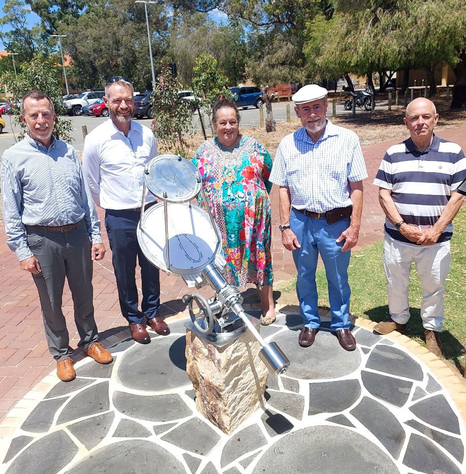 David Ramm, Vince Wallace, Sue Ramm, Tony Sprent and Ian McArthur unveiling the Muriel and Colin Ramm Sundial 