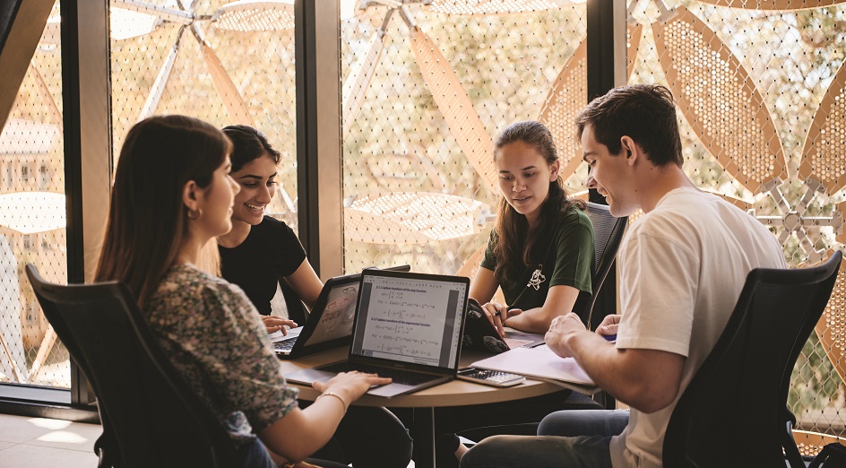 Students meeting in EZONE lab