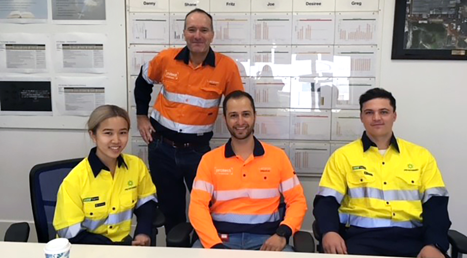 Danny Griffin, Manufacturing Operations Manager and UWA Engineering Industry Advisory Board member, with engineering students