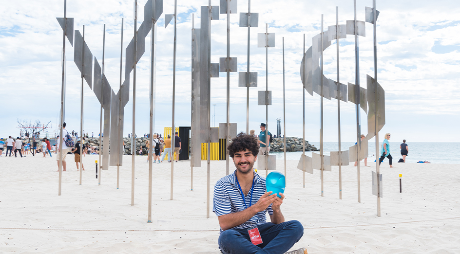 Sachio Ingrilli and his sculpture