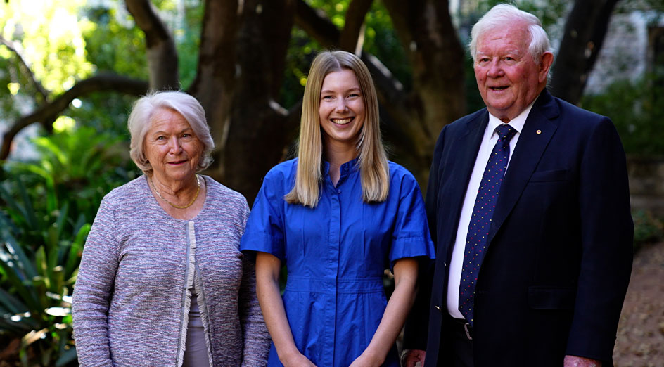 Lucy Greenfield posing for photos with Denis & Una Glennon