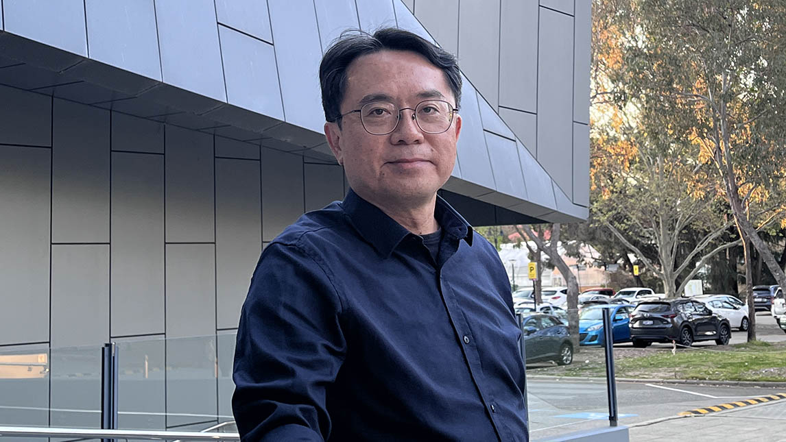 Associate Professor Simon Chang