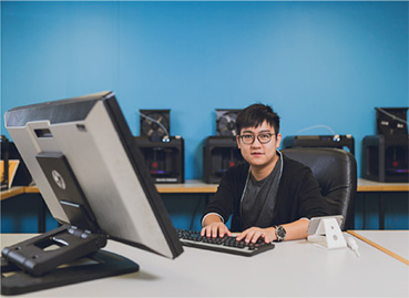 Student in computer lab