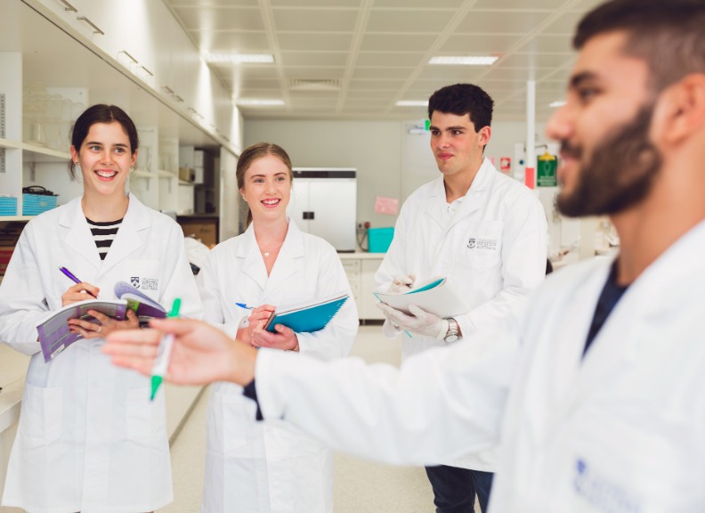 Assured Pathway entry to Medicine and Dentistry for domestic applicants :  The University of Western Australia